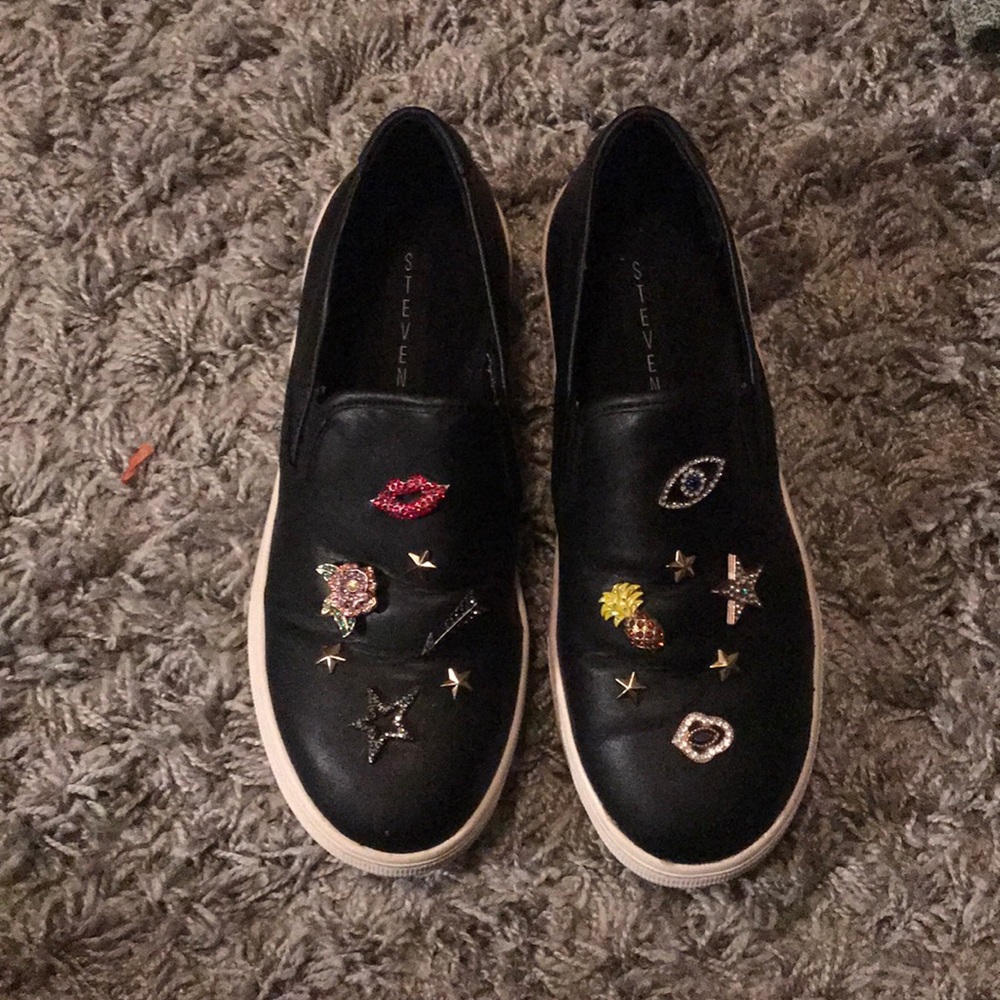 STEVE MADDEN SLIDE ONS SIZE 7M
